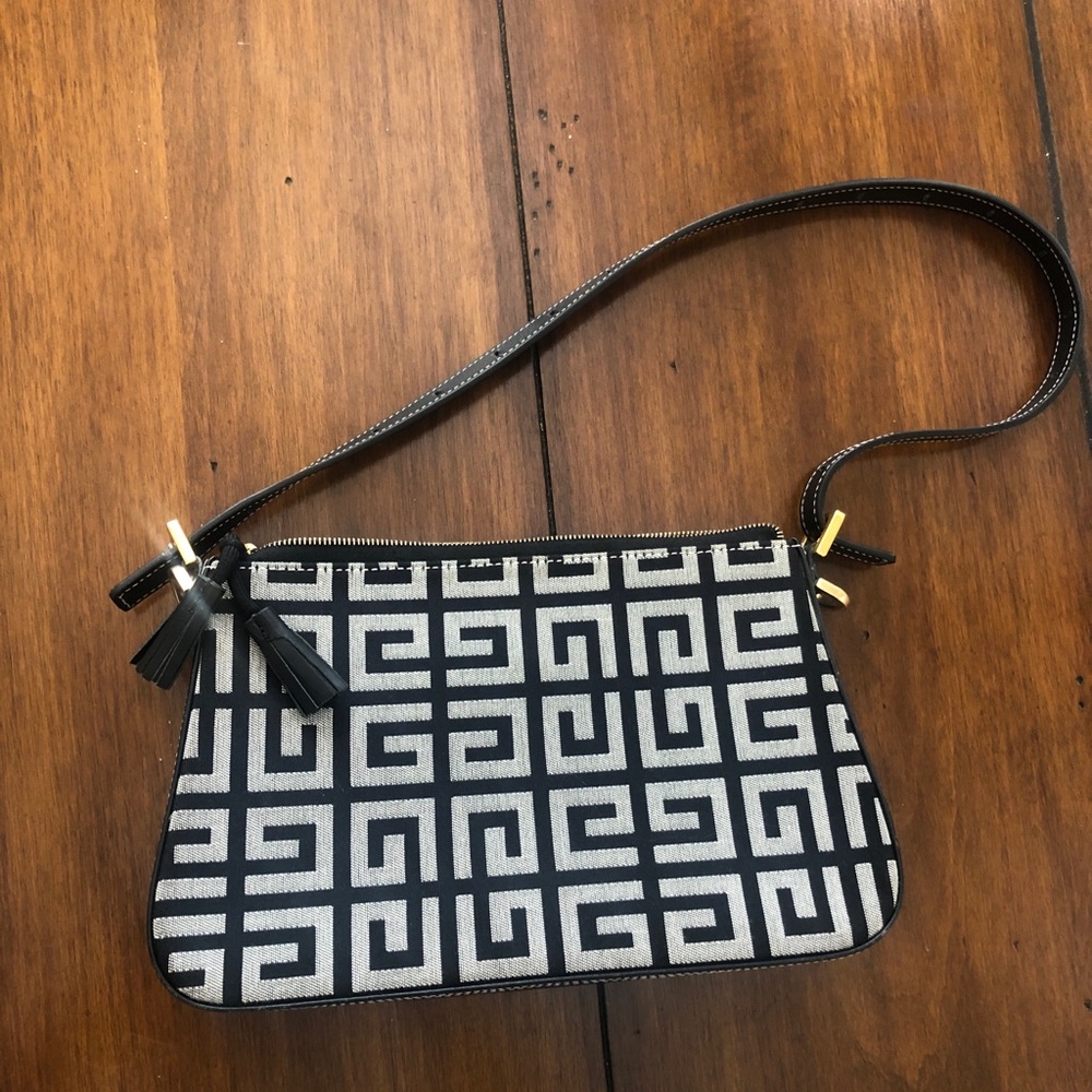 Givenchy black/white small purse - like NEW.